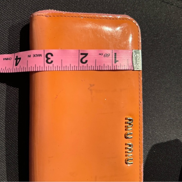 AUTHENTIC MIU‎ MIU Orange wallet - Picture 2 of 6